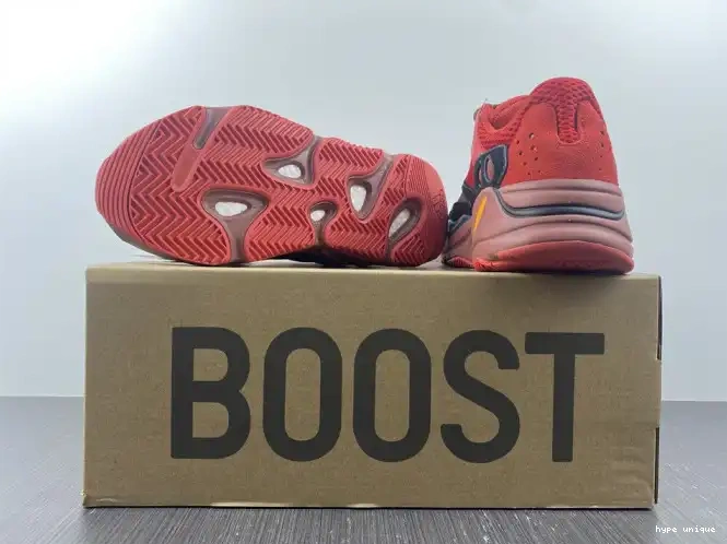 hype Red Adidas Yeezy Hi-Res HQ6979 700 Boost 0519